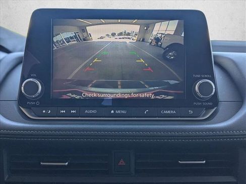 Used 2025 Nissan Rogue SV image 13