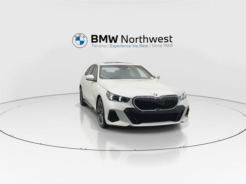 New 2026 BMW 530i xDrive w/ M Sport Package image 7