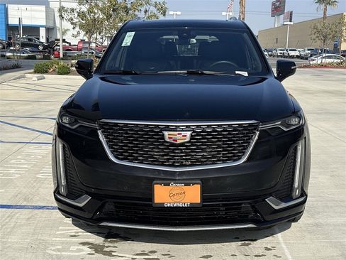Used 2025 Cadillac XT6 Premium Luxury image 8
