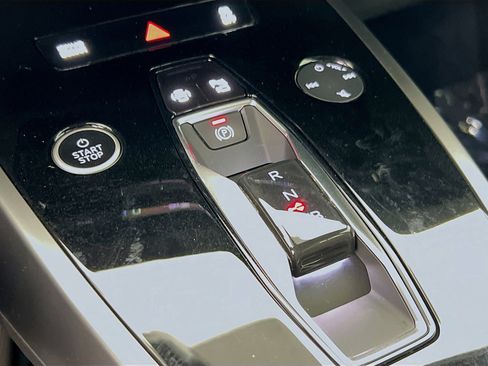 Used 2022 Audi Q4 e-tron Premium image 16