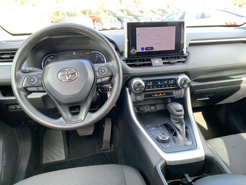 Used 2025 Toyota RAV4 LE image 32