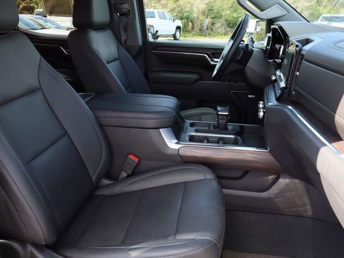 Certified 2023 GMC Sierra 1500 SLT w/ SLT Premium Package image 28