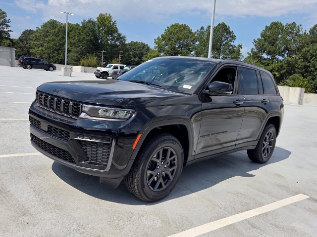 New 2027 Jeep Grand Cherokee Altitude RWD image 3