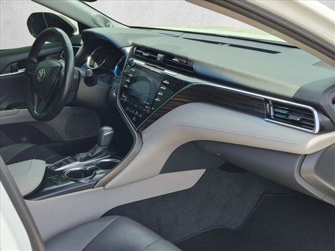 Used 2018 Toyota Camry XLE w/ Driver Assist Package FWD image 18