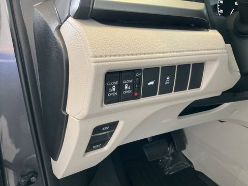 New 2026 Honda Odyssey EX-L image 9