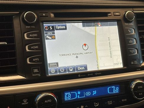 Used 2017 Toyota Highlander Limited Platinum AWD/4WD image 20