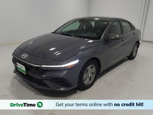 Used 2025 Hyundai Elantra SE FWD image 1