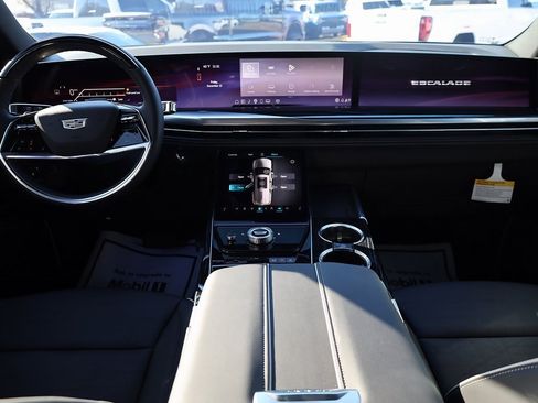 Used 2026 Cadillac Escalade Sport w/ Touring Package image 18