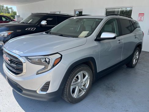 Used 2021 GMC Terrain SLE w/ Driver Convenience Package FWD image 1