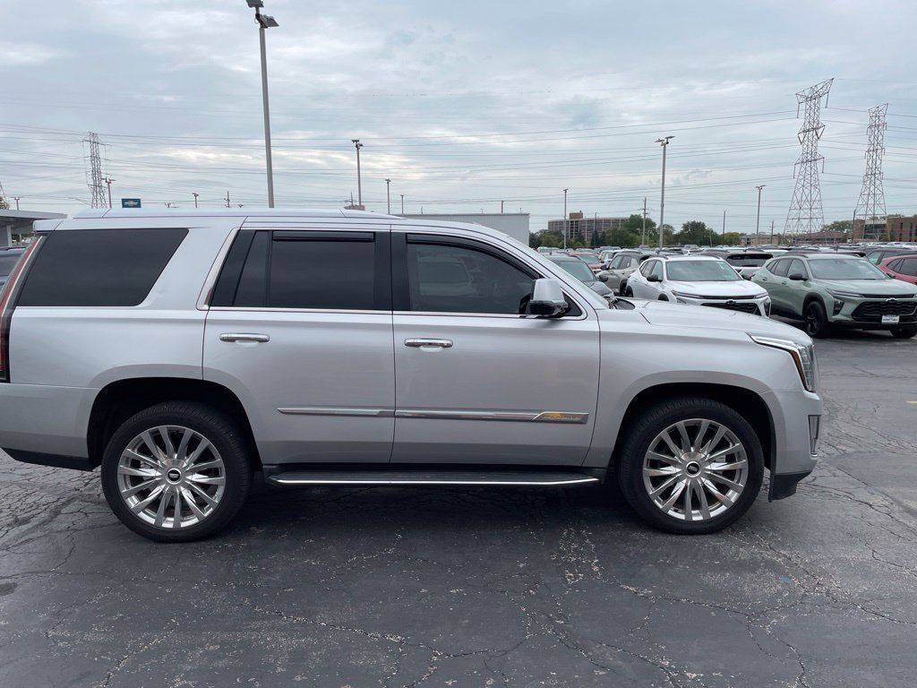 Used 2015 Cadillac Escalade Luxury AWD/4WD image 7