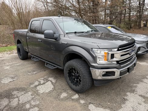 Used 2019 Ford F150 XLT w/ Trailer Tow Package image 5