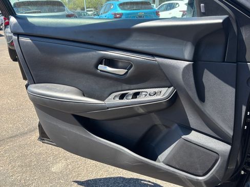 Used 2024 Nissan Sentra SV FWD image 11
