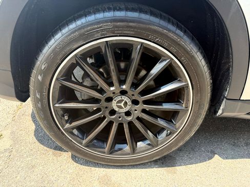 Used 2019 Mercedes-Benz GLA 250 4MATIC image 12