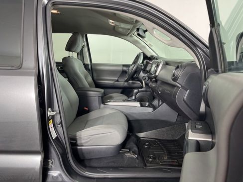 Certified 2017 Toyota Tacoma SR5 w/ Tow Package image 30