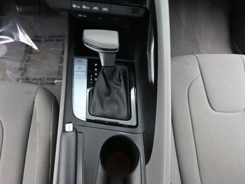 Certified 2024 Hyundai Elantra SEL FWD image 17