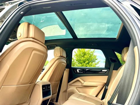Used 2019 Porsche Cayenne AWD/4WD image 36