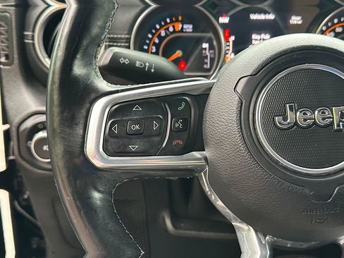 Used 2018 Jeep Wrangler Unlimited Sahara AWD/4WD image 21