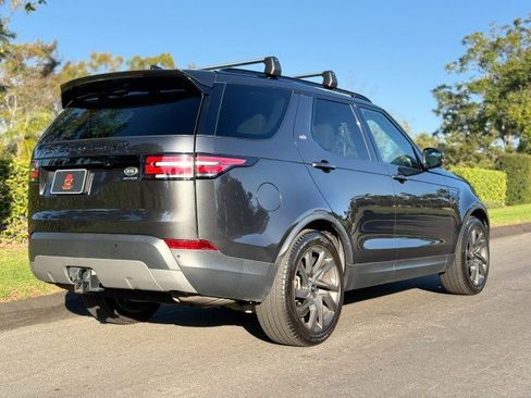 Used 2018 Land Rover Discovery HSE image 7