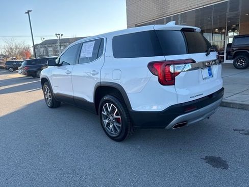 Used 2023 GMC Acadia SLE image 2