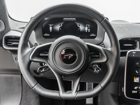 Used 2023 McLaren Artura RWD image 12