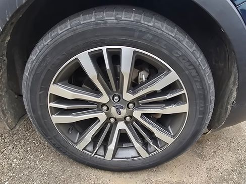 Used 2017 Ford Explorer Platinum AWD/4WD image 10