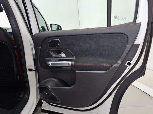 Used 2025 Mercedes-Benz GLB 35 AMG 4MATIC image 35