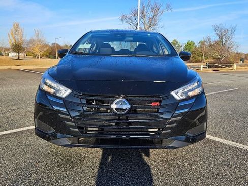 New 2025 Nissan Versa SR w/ Trunk Package FWD image 2