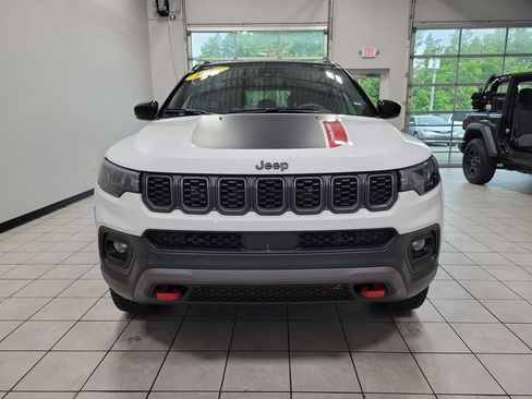 Used 2026 Jeep Compass Trailhawk AWD/4WD image 7