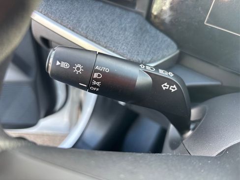 Used 2025 Nissan Kicks SV image 24