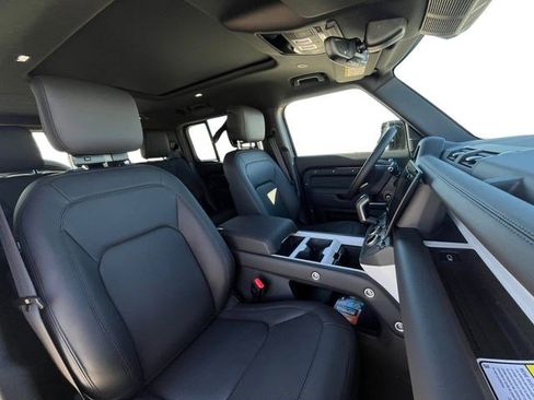 New 2026 Land Rover Defender 130 X-Dynamic SE AWD/4WD image 19