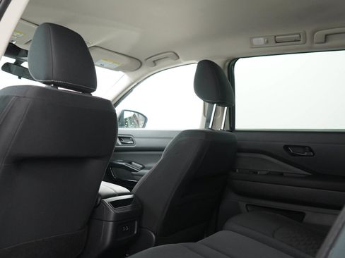 Used 2024 Nissan Pathfinder S AWD/4WD image 18