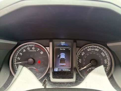 Used 2023 Toyota Tacoma TRD Off-Road image 14