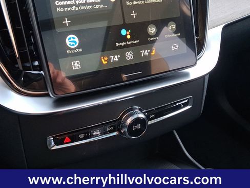 New 2026 Volvo XC90 B5 Core w/ Protection Package Premier image 13