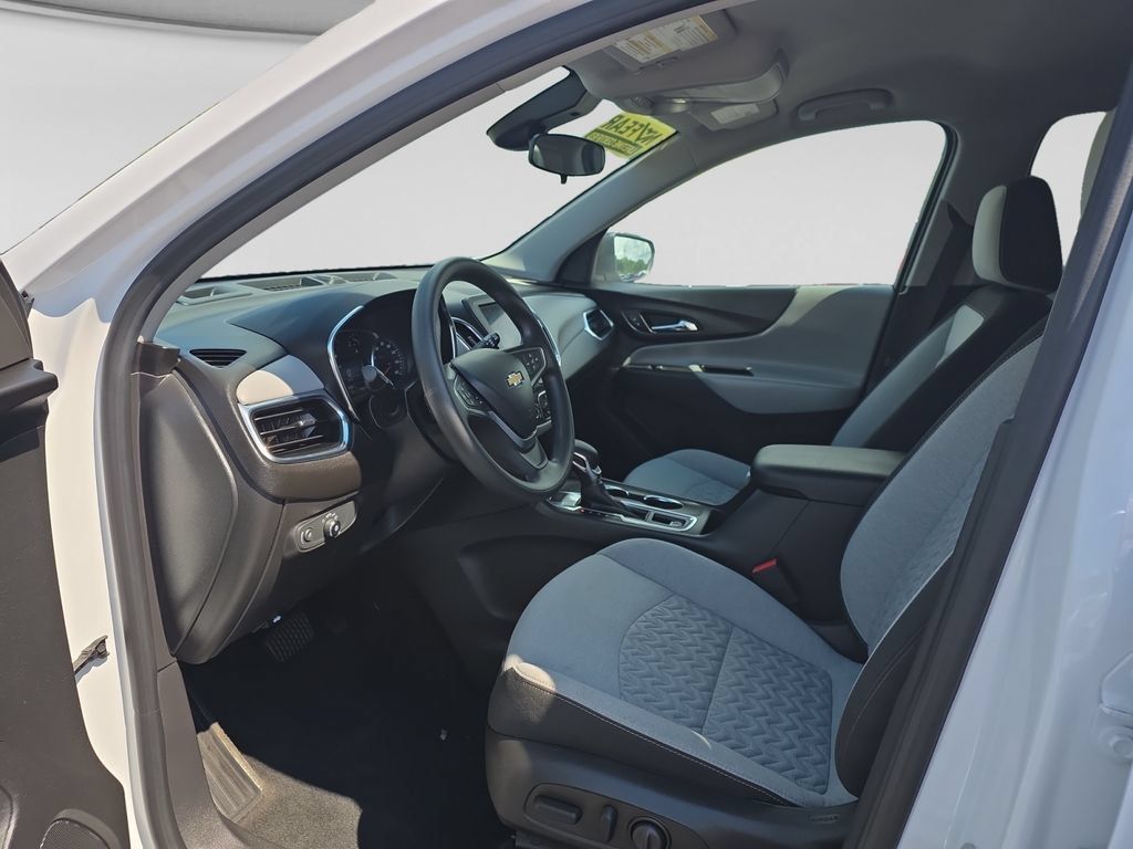 Used 2023 Chevrolet Equinox LS w/ LS Convenience Package AWD/4WD image 13