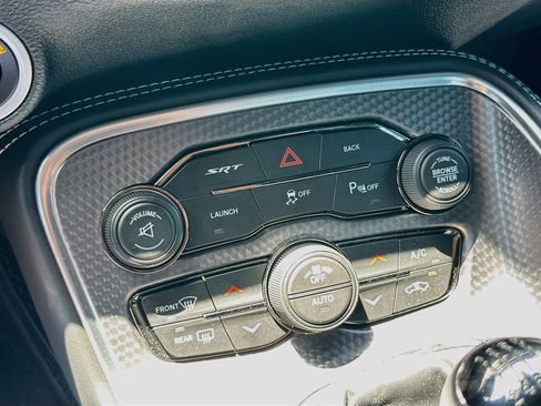 Used 2015 Dodge Challenger SRT Hellcat RWD image 16