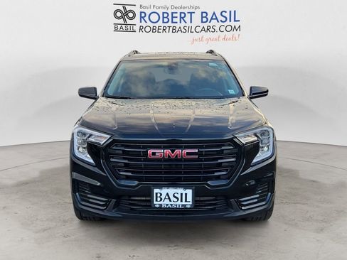 Used 2024 GMC Terrain SLE w/ Driver Convenience Package image 8