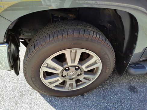 Used 2017 Toyota Tundra SR5 image 21