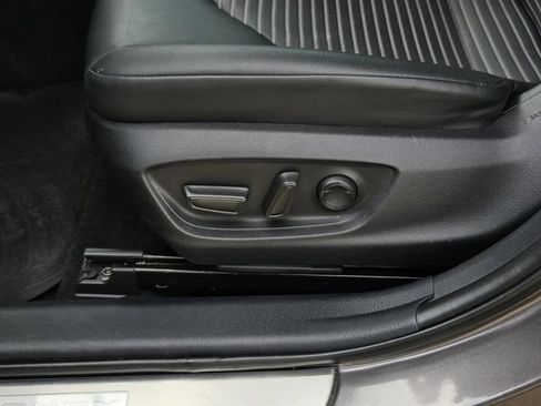 Used 2022 Toyota Camry SE FWD image 28