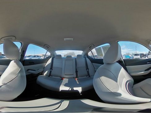 Used 2025 Nissan Altima 2.5 SV image 42