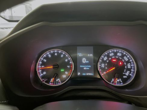 Used 2021 Toyota RAV4 XLE w/ Convenience Package image 21