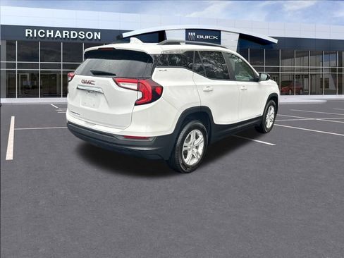 Used 2022 GMC Terrain SLE w/ Driver Convenience Package image 5
