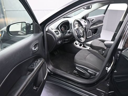 Used 2018 Jeep Compass Sport AWD/4WD image 38