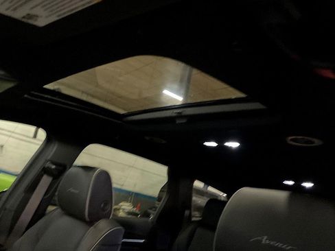 Used 2024 Buick Enclave Avenir image 18