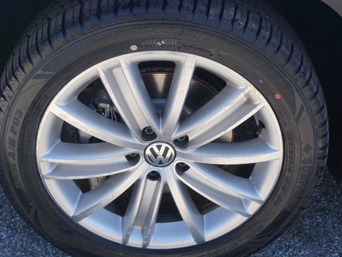 Used 2015 Volkswagen Tiguan SEL FWD image 19