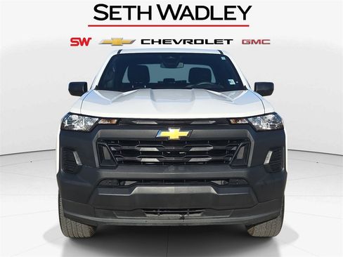 Used 2024 Chevrolet Colorado W/T image 2