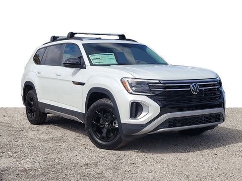 New 2026 Volkswagen Atlas Peak Edition AWD/4WD image 2