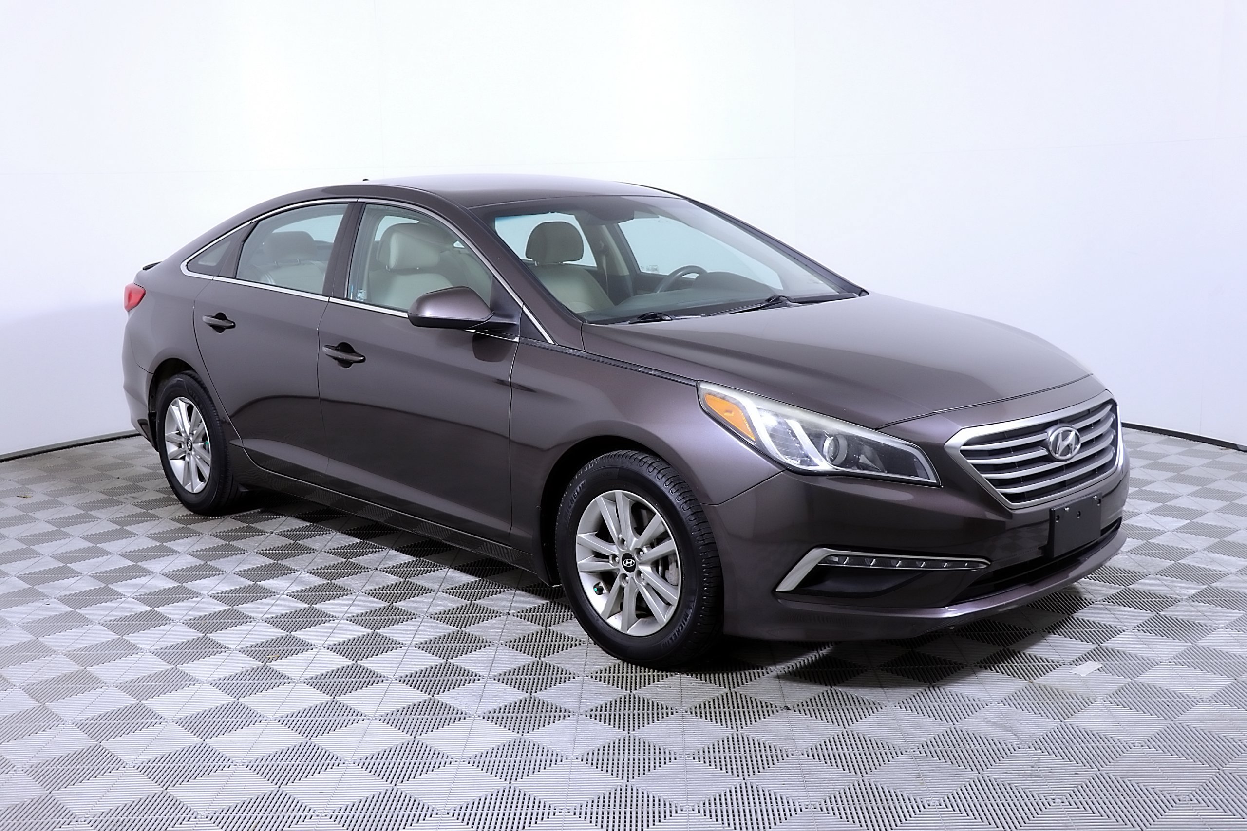 Used 2015 Hyundai Sonata SE FWD image 6