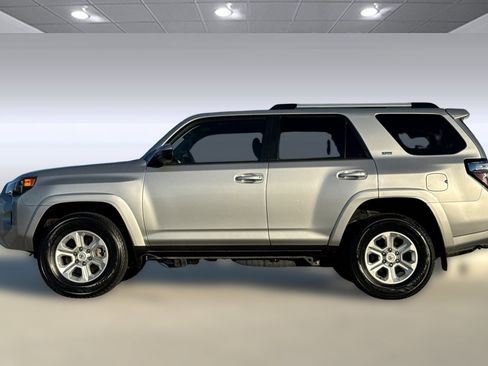 Used 2024 Toyota 4Runner SR5 image 6