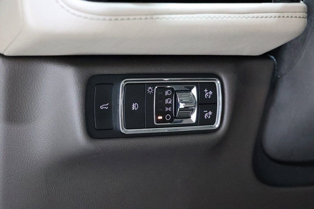 Used 2020 Lincoln Aviator Reserve w/ Equipment Group 202A AWD/4WD image 21