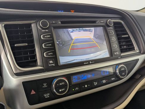 Used 2014 Toyota Highlander Limited w/ Driver Technology Package FWD image 20
